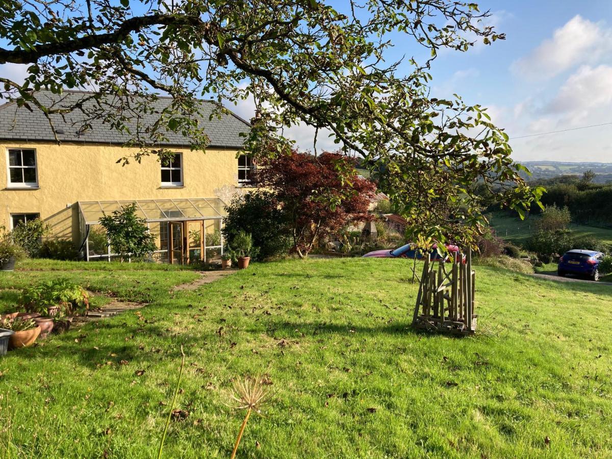Frizenham Farmhouse Little Torrington Dış mekan fotoğraf